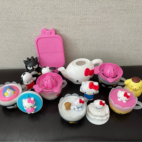 Hello Kitty Sanrio Friends Tea Sets Mcd - Picture 3 of 16